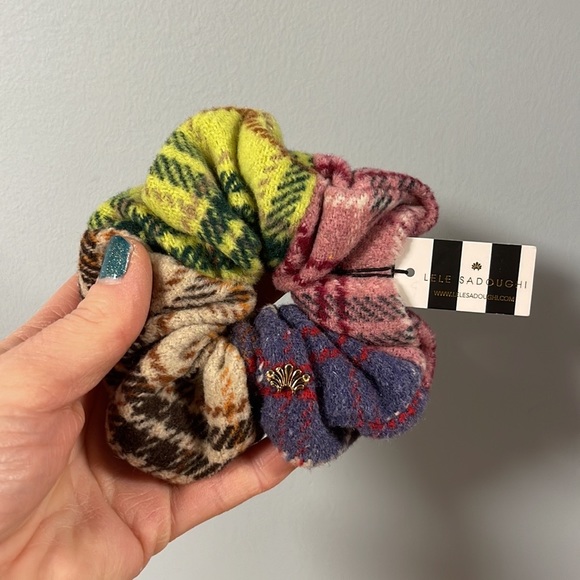 Lele Sadoughi oversized Flannel Multi Plaid Scrunchie new with tag and dust bag - Picture 5 of 7